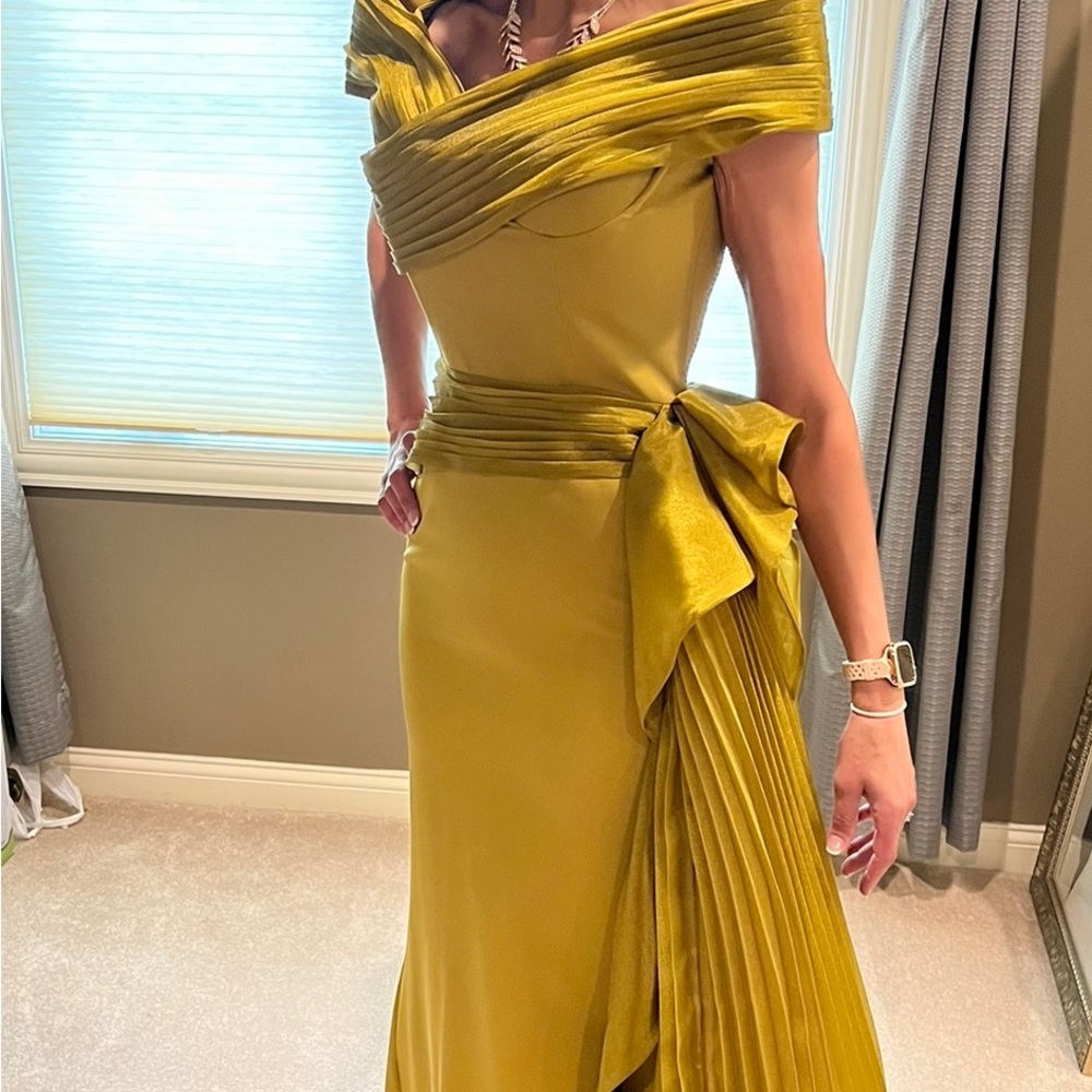 Fouad Sarkis beautiful elegant olive gown